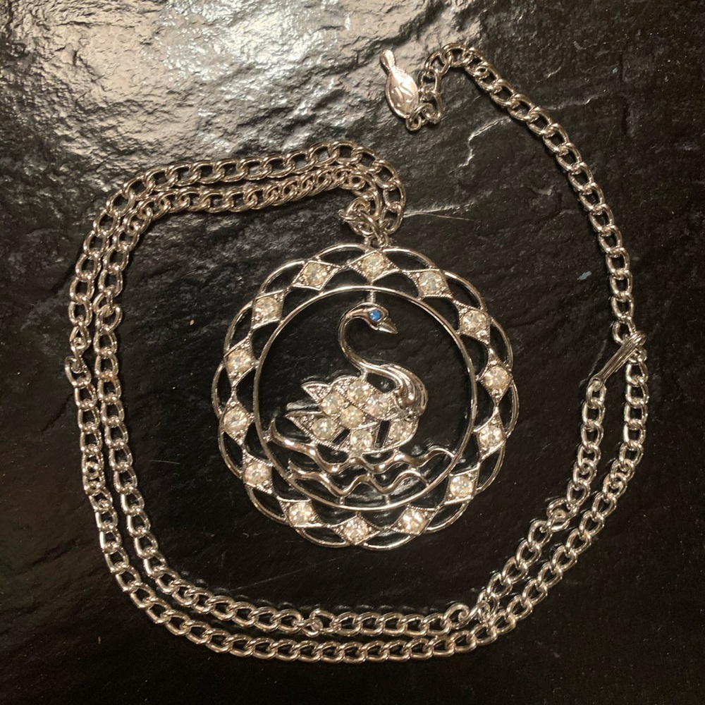 EUC Vintage Sarah Conventry Swan Lake necklace